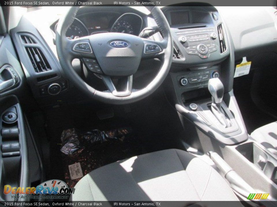 2015 Ford Focus SE Sedan Oxford White / Charcoal Black Photo #13