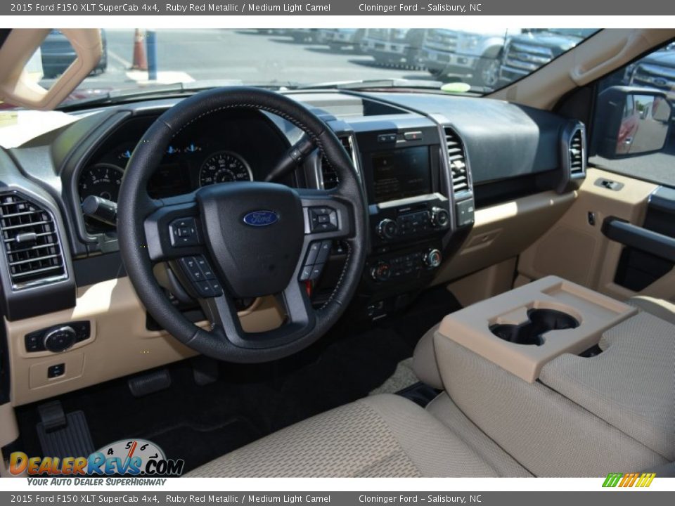 Dashboard of 2015 Ford F150 XLT SuperCab 4x4 Photo #10