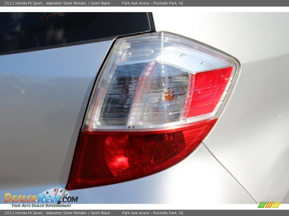 2011 Honda Fit Sport Alabaster Silver Metallic / Sport Black Photo #21