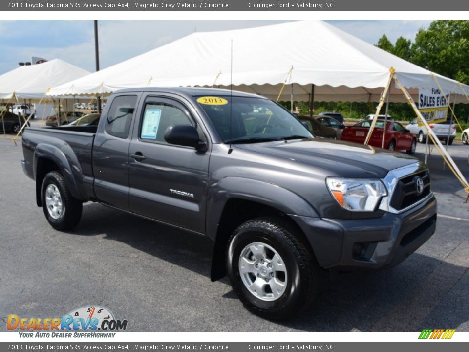 Front 3/4 View of 2013 Toyota Tacoma SR5 Access Cab 4x4 Photo #1