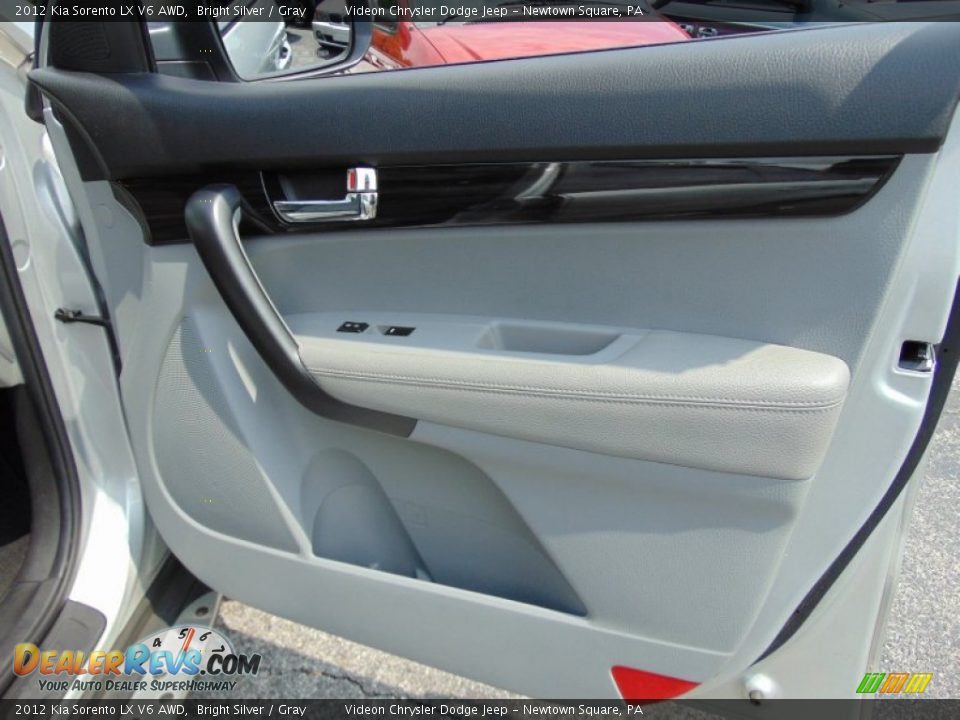 2012 Kia Sorento LX V6 AWD Bright Silver / Gray Photo #17