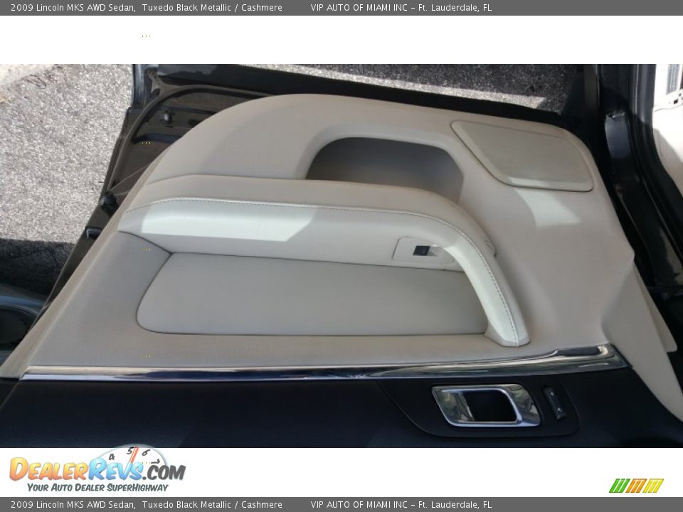 2009 Lincoln MKS AWD Sedan Tuxedo Black Metallic / Cashmere Photo #20