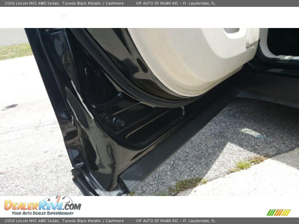 2009 Lincoln MKS AWD Sedan Tuxedo Black Metallic / Cashmere Photo #24