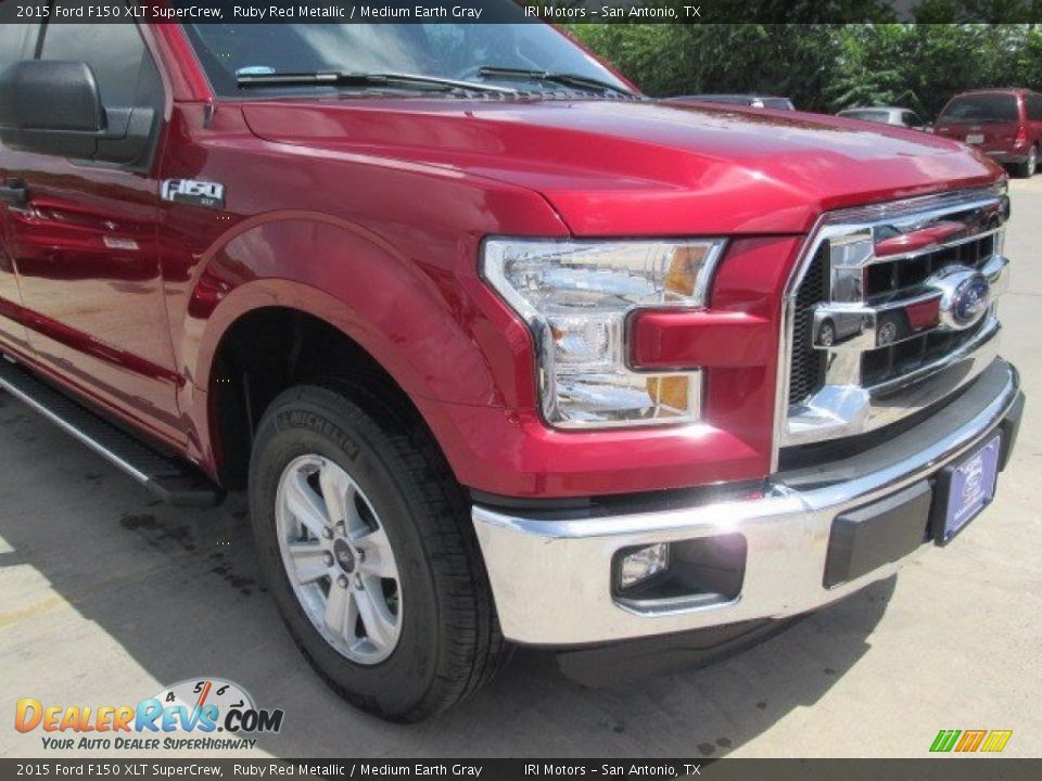 2015 Ford F150 XLT SuperCrew Ruby Red Metallic / Medium Earth Gray Photo #2