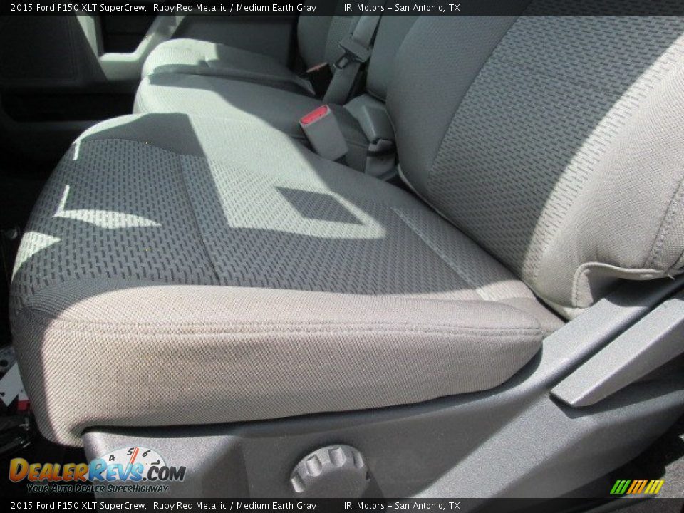 2015 Ford F150 XLT SuperCrew Ruby Red Metallic / Medium Earth Gray Photo #30