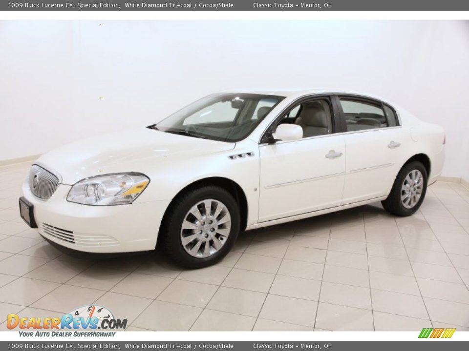 Front 3/4 View of 2009 Buick Lucerne CXL Special Edition Photo #3