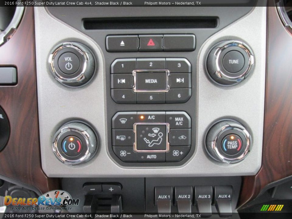 2016 Ford F250 Super Duty Lariat Crew Cab 4x4 Shadow Black / Black Photo #31