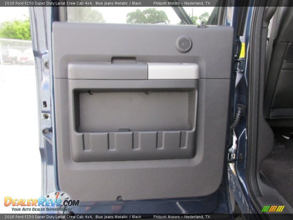 Door Panel of 2016 Ford F250 Super Duty Lariat Crew Cab 4x4 Photo #20