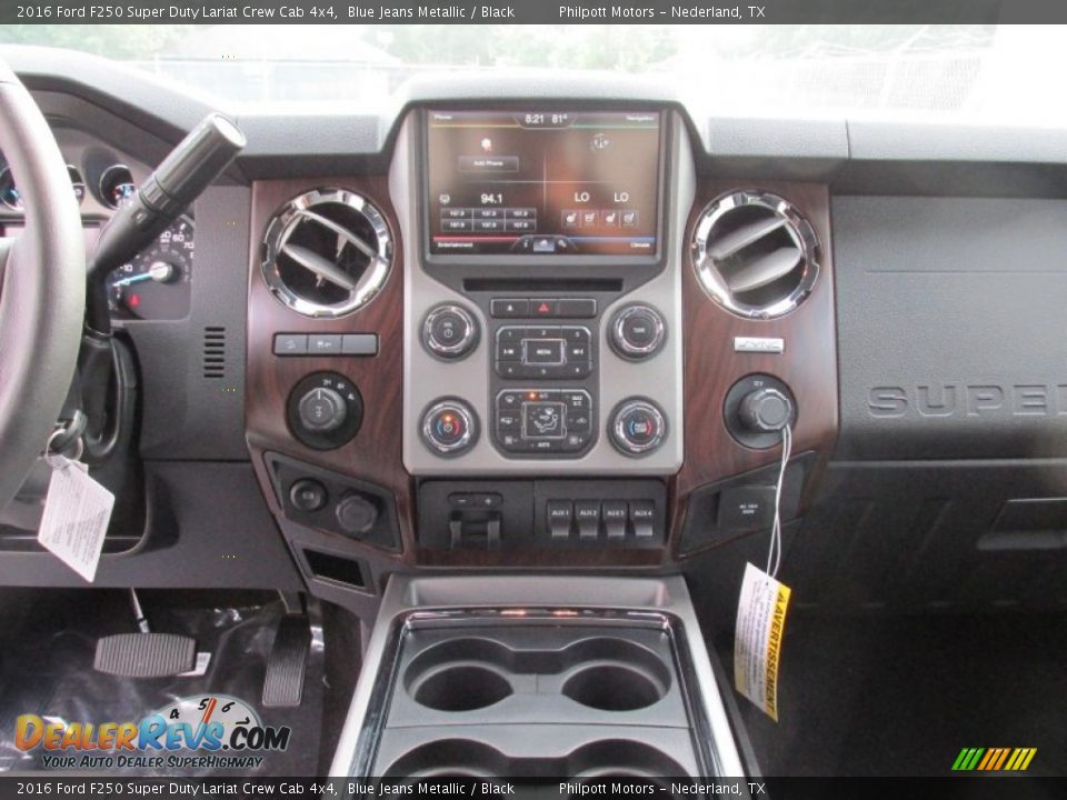 Controls of 2016 Ford F250 Super Duty Lariat Crew Cab 4x4 Photo #29