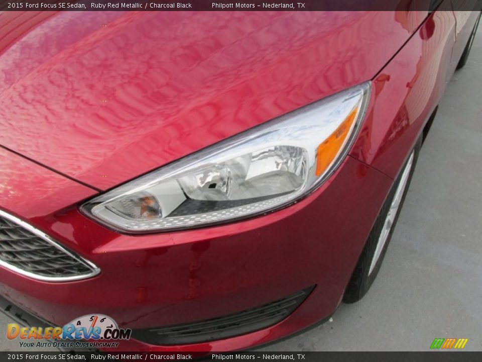 2015 Ford Focus SE Sedan Ruby Red Metallic / Charcoal Black Photo #9