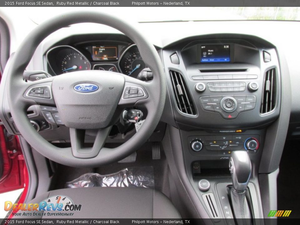 2015 Ford Focus SE Sedan Ruby Red Metallic / Charcoal Black Photo #23