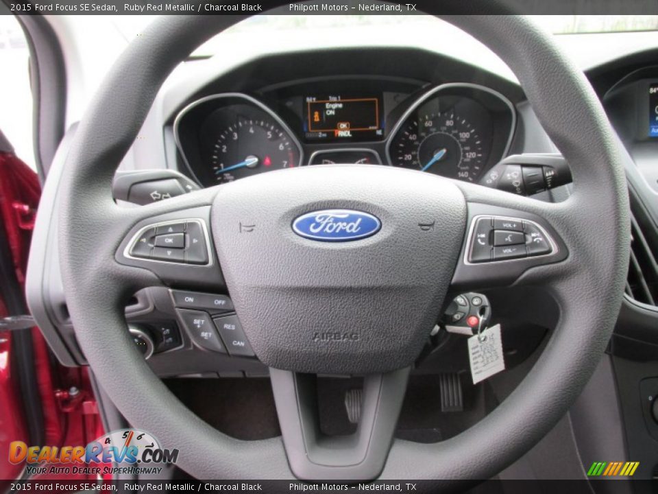 2015 Ford Focus SE Sedan Ruby Red Metallic / Charcoal Black Photo #28