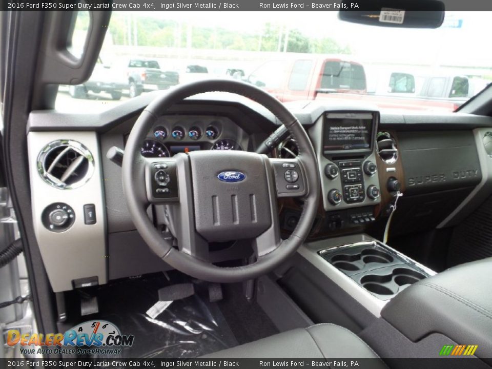 Black Interior - 2016 Ford F350 Super Duty Lariat Crew Cab 4x4 Photo #13