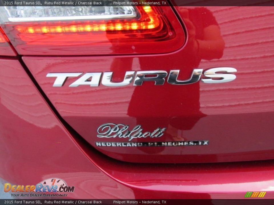 2015 Ford Taurus SEL Ruby Red Metallic / Charcoal Black Photo #13