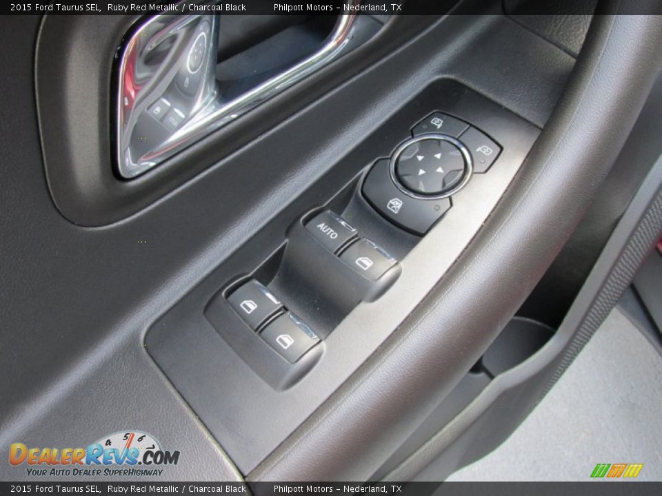 Controls of 2015 Ford Taurus SEL Photo #20