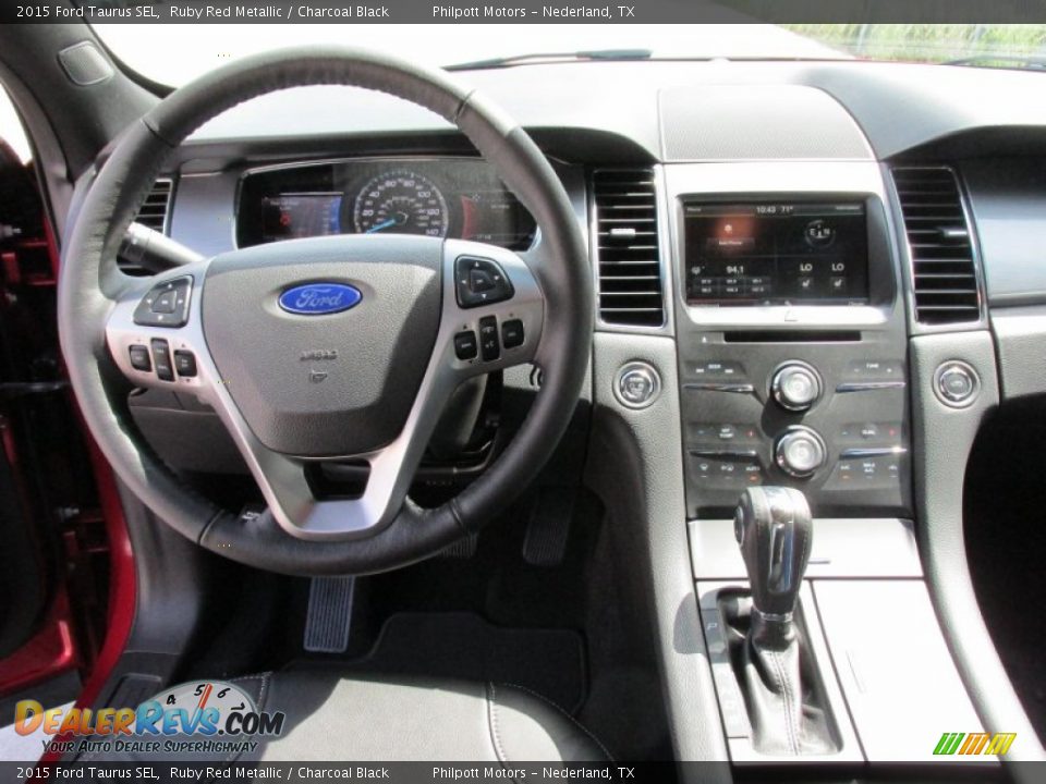 Dashboard of 2015 Ford Taurus SEL Photo #23