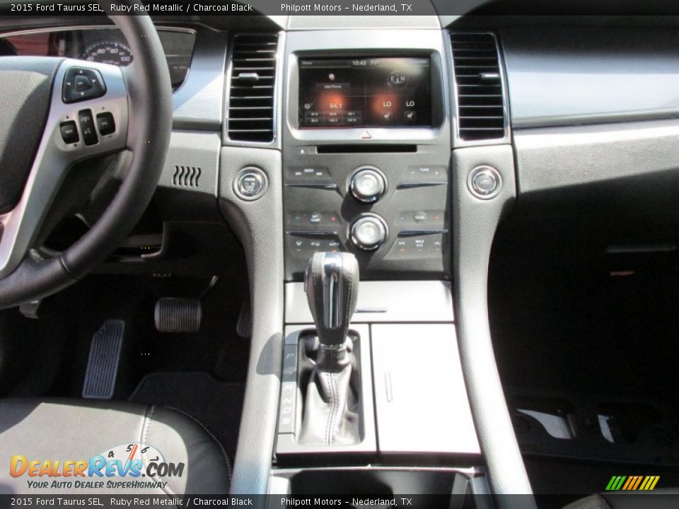 Controls of 2015 Ford Taurus SEL Photo #24