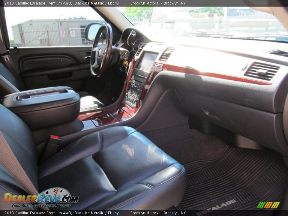 2013 Cadillac Escalade Premium AWD Black Ice Metallic / Ebony Photo #32