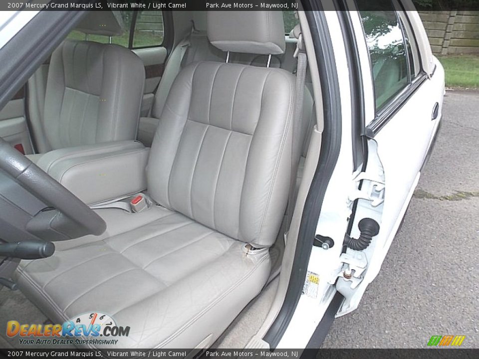Front Seat of 2007 Mercury Grand Marquis LS Photo #11
