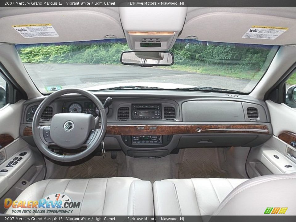 Dashboard of 2007 Mercury Grand Marquis LS Photo #13