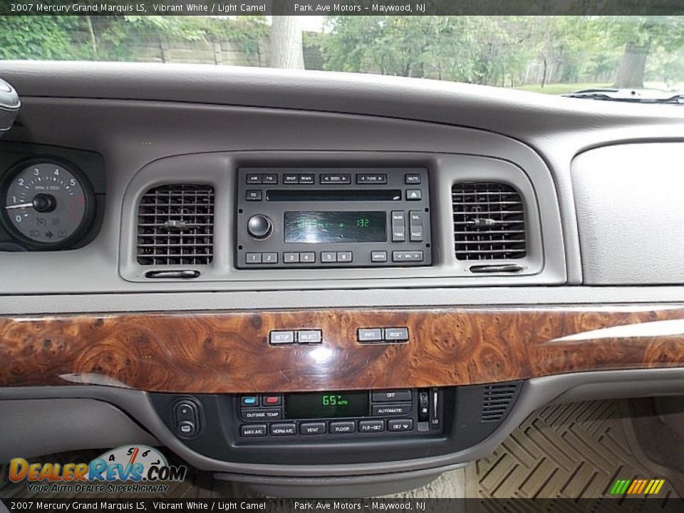 Controls of 2007 Mercury Grand Marquis LS Photo #27