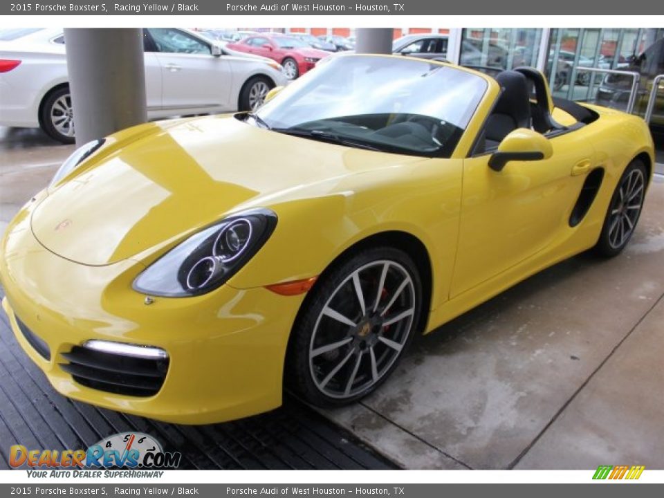 Front 3/4 View of 2015 Porsche Boxster S Photo #3