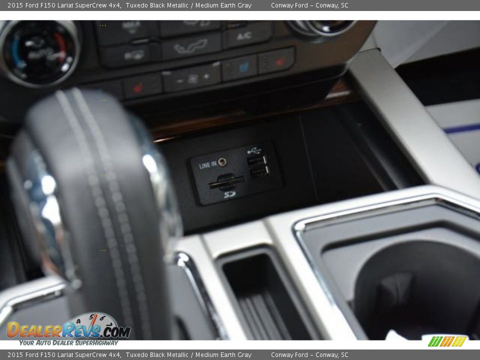 2015 Ford F150 Lariat SuperCrew 4x4 Tuxedo Black Metallic / Medium Earth Gray Photo #27