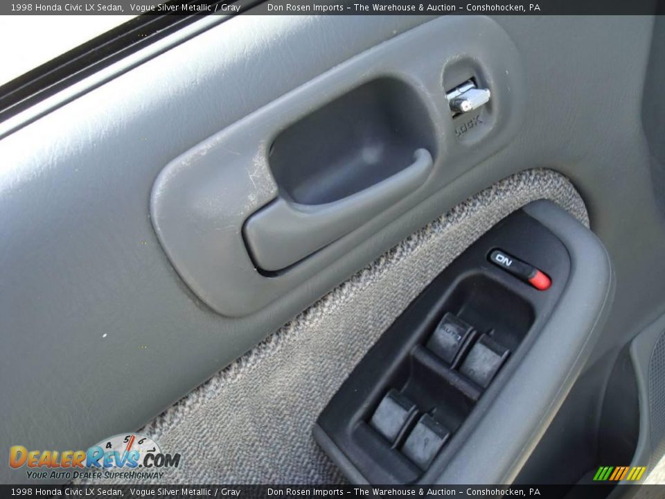 1998 Honda Civic LX Sedan Vogue Silver Metallic / Gray Photo #13