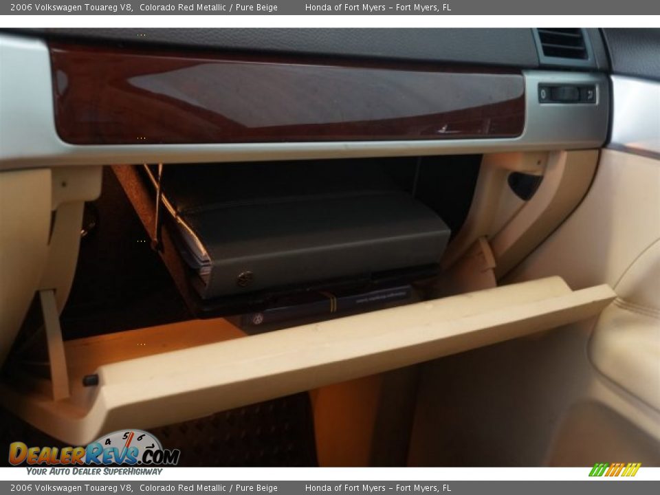 2006 Volkswagen Touareg V8 Colorado Red Metallic / Pure Beige Photo #14