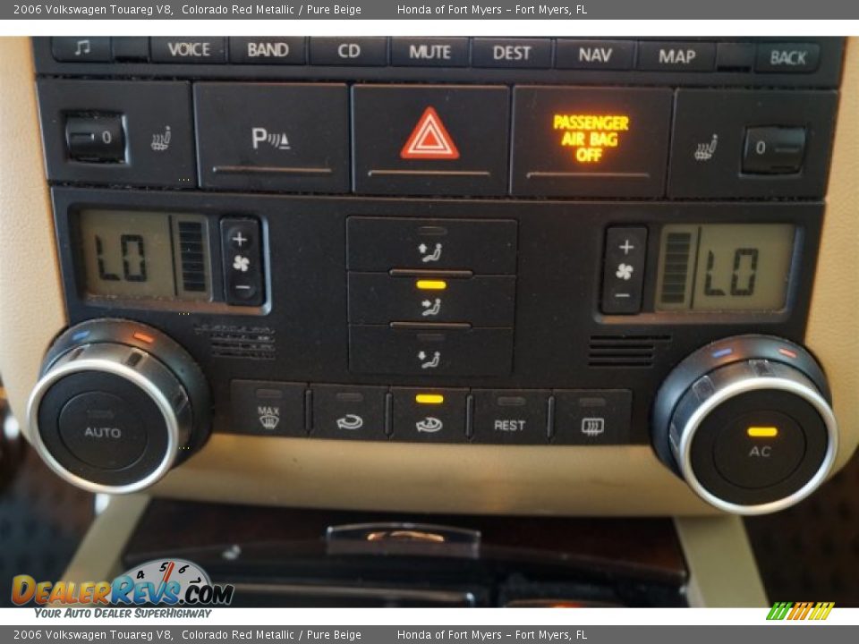 2006 Volkswagen Touareg V8 Colorado Red Metallic / Pure Beige Photo #17