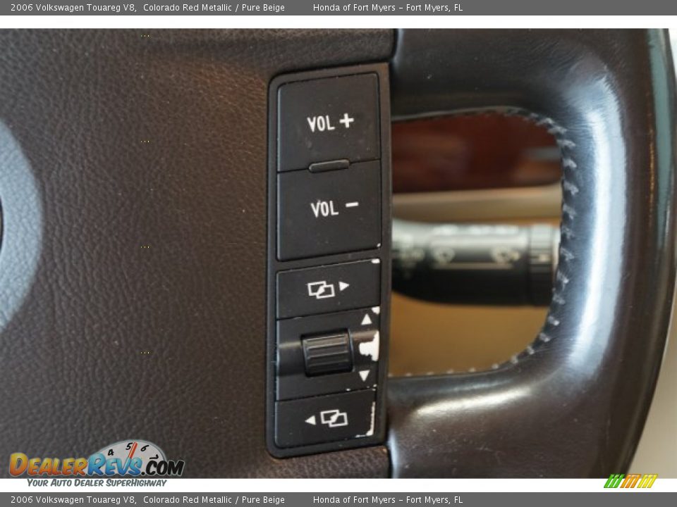 2006 Volkswagen Touareg V8 Colorado Red Metallic / Pure Beige Photo #19