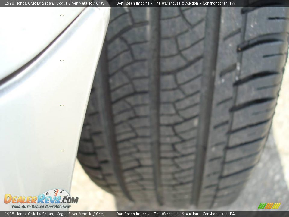 1998 Honda Civic LX Sedan Vogue Silver Metallic / Gray Photo #21