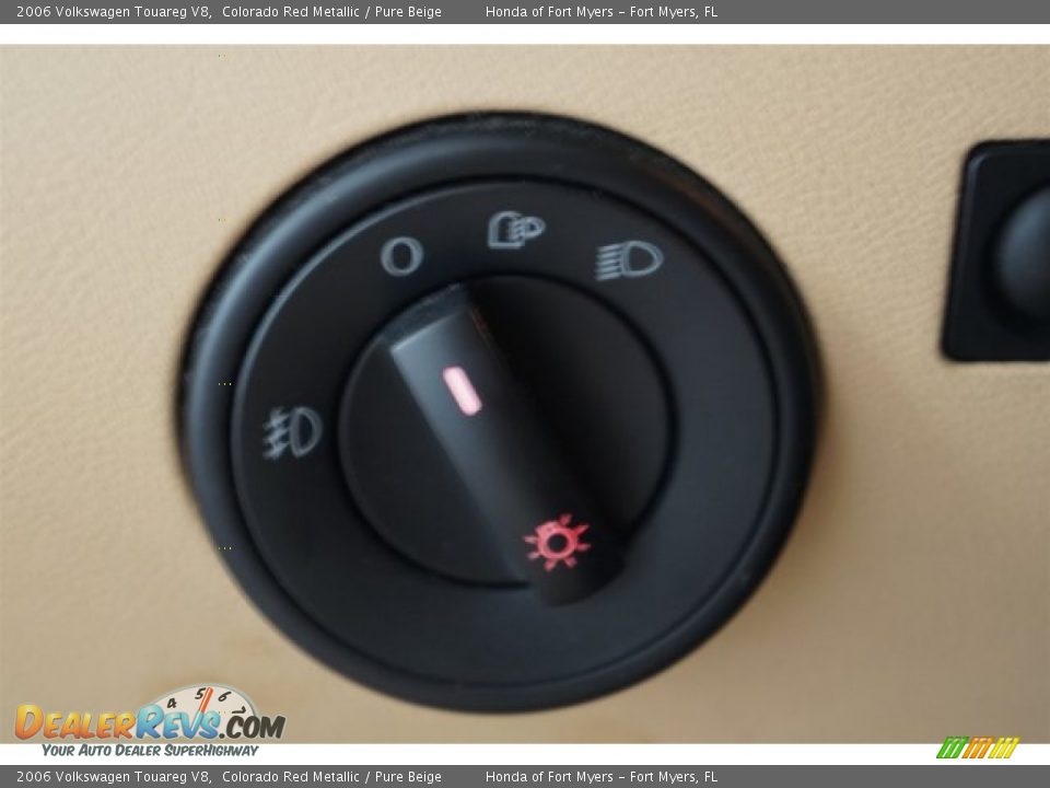 2006 Volkswagen Touareg V8 Colorado Red Metallic / Pure Beige Photo #21