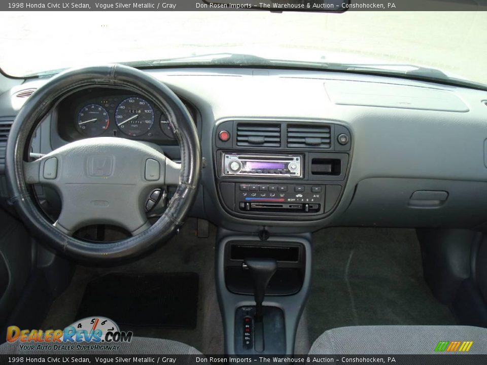1998 Honda Civic LX Sedan Vogue Silver Metallic / Gray Photo #22