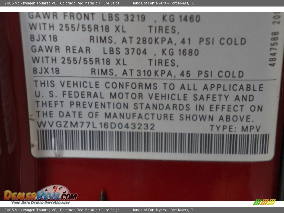 2006 Volkswagen Touareg V8 Colorado Red Metallic / Pure Beige Photo #36