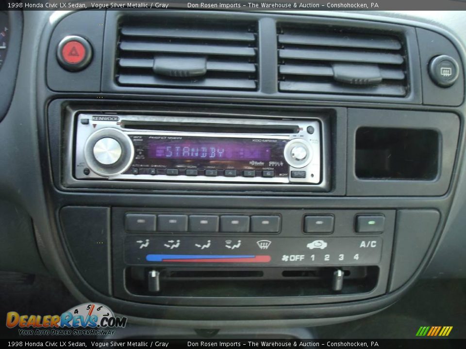 1998 Honda Civic LX Sedan Vogue Silver Metallic / Gray Photo #24