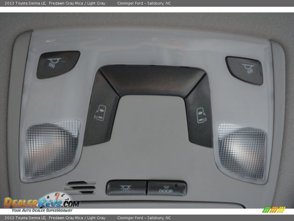 2013 Toyota Sienna LE Predawn Gray Mica / Light Gray Photo #22