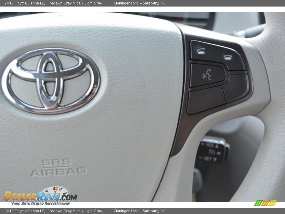 2013 Toyota Sienna LE Predawn Gray Mica / Light Gray Photo #24