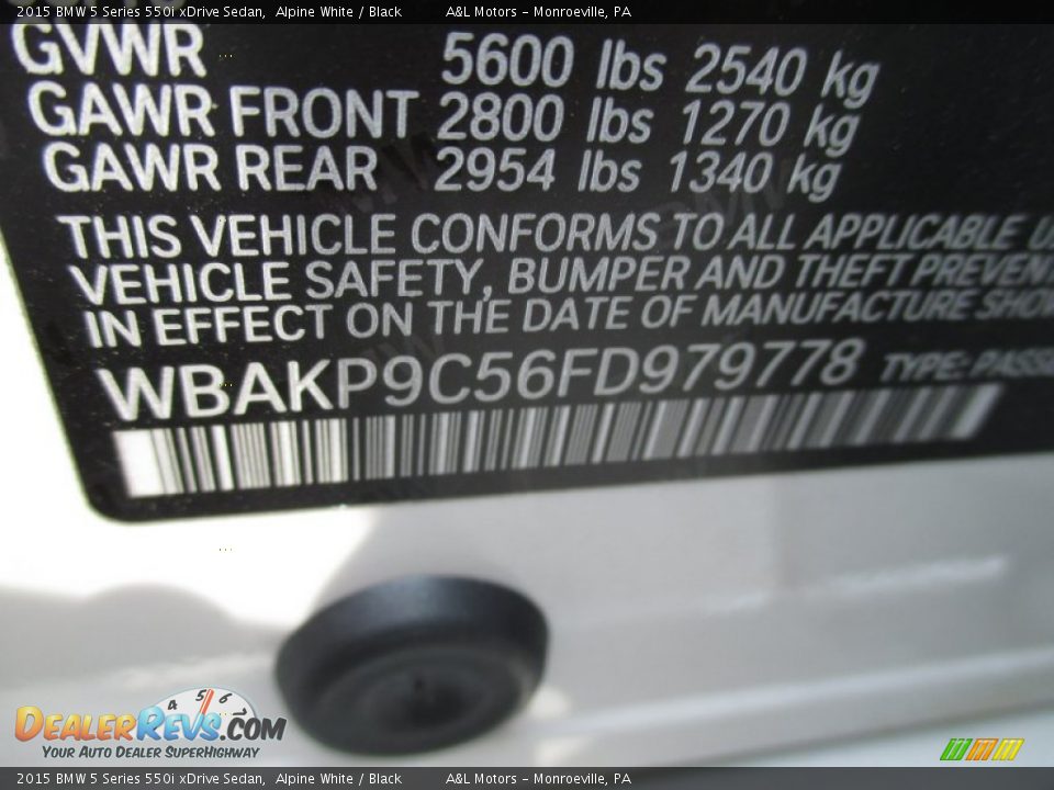 2015 BMW 5 Series 550i xDrive Sedan Alpine White / Black Photo #19