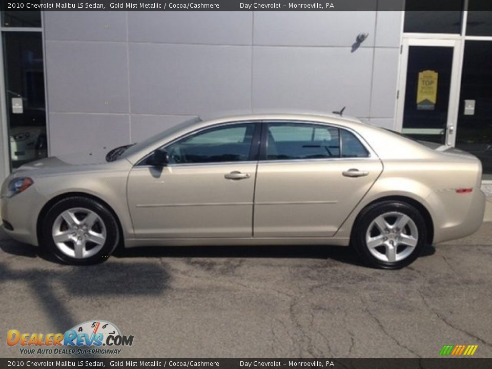 2010 Chevrolet Malibu LS Sedan Gold Mist Metallic / Cocoa/Cashmere Photo #2
