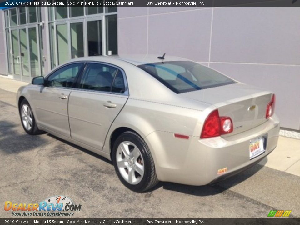 2010 Chevrolet Malibu LS Sedan Gold Mist Metallic / Cocoa/Cashmere Photo #3