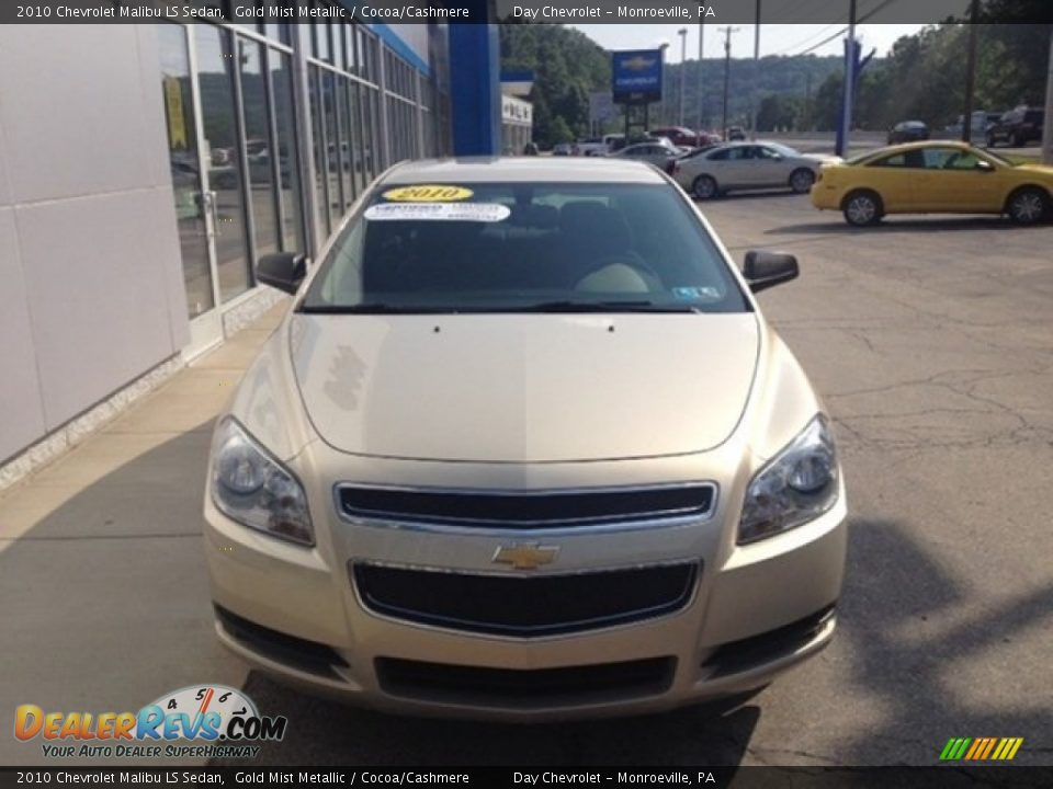 2010 Chevrolet Malibu LS Sedan Gold Mist Metallic / Cocoa/Cashmere Photo #5