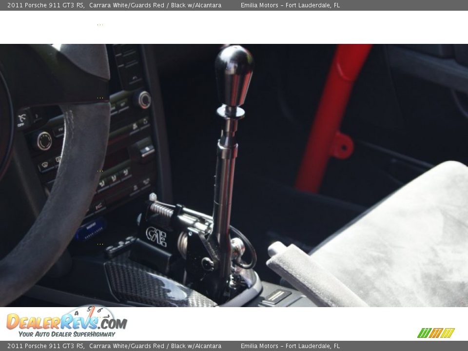 2011 Porsche 911 GT3 RS Shifter Photo #31