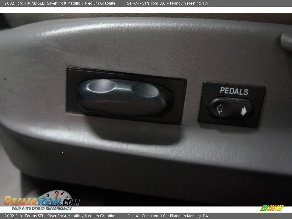 2002 Ford Taurus SEL Silver Frost Metallic / Medium Graphite Photo #20