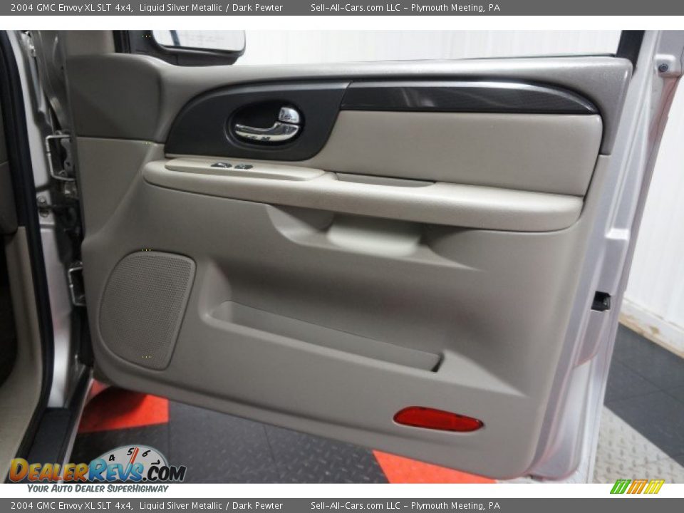 2004 GMC Envoy XL SLT 4x4 Liquid Silver Metallic / Dark Pewter Photo #17