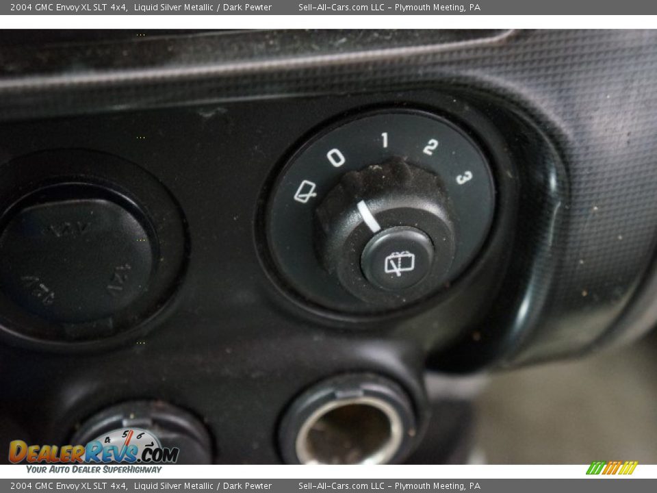 2004 GMC Envoy XL SLT 4x4 Liquid Silver Metallic / Dark Pewter Photo #33