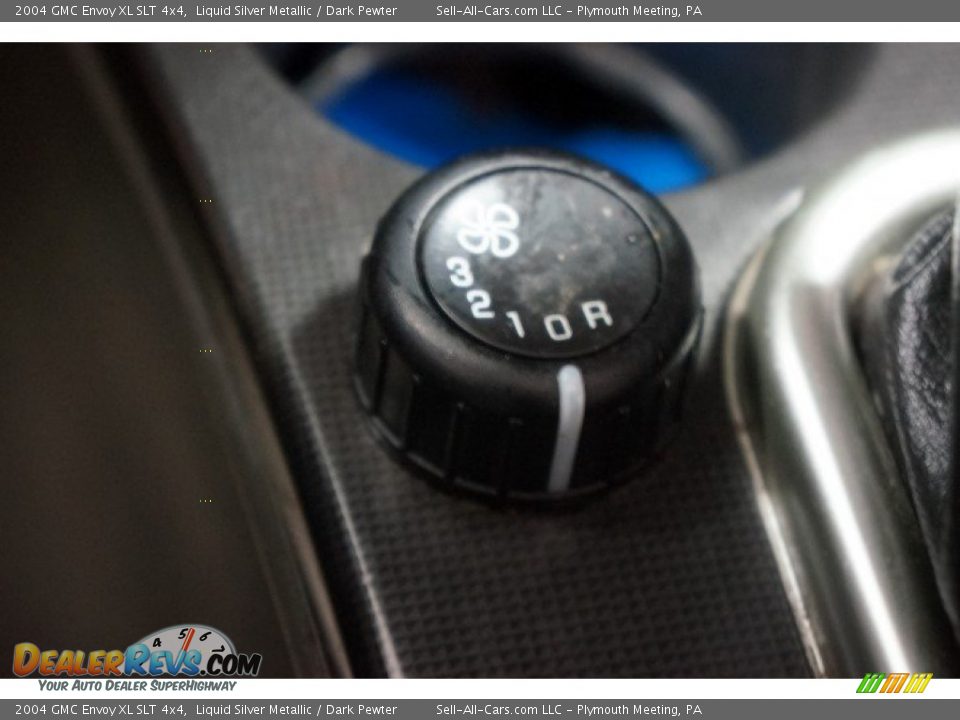 2004 GMC Envoy XL SLT 4x4 Liquid Silver Metallic / Dark Pewter Photo #34