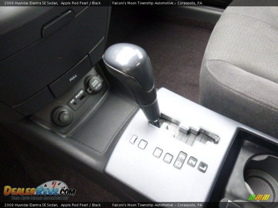 2009 Hyundai Elantra SE Sedan Apple Red Pearl / Black Photo #21
