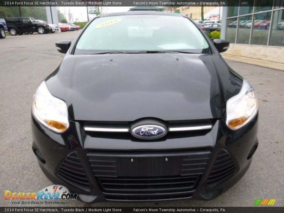 2014 Ford Focus SE Hatchback Tuxedo Black / Medium Light Stone Photo #3