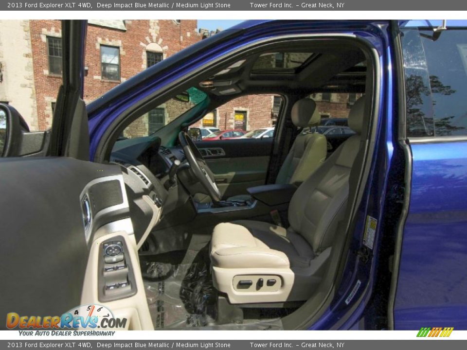 2013 Ford Explorer XLT 4WD Deep Impact Blue Metallic / Medium Light Stone Photo #15